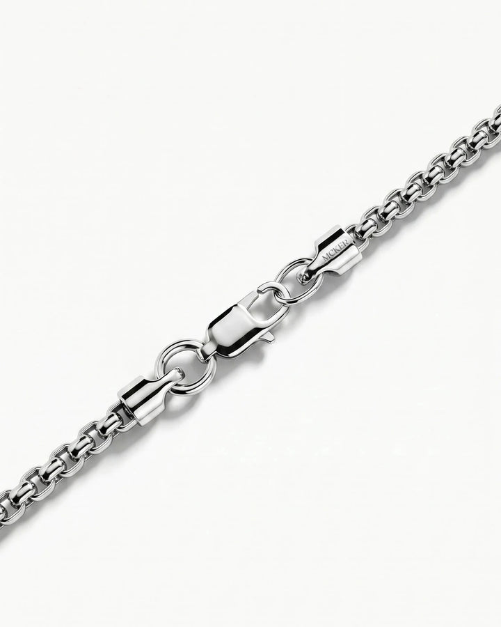 Clasp detail on the MCKER 2.6mm round box sterling silver chain