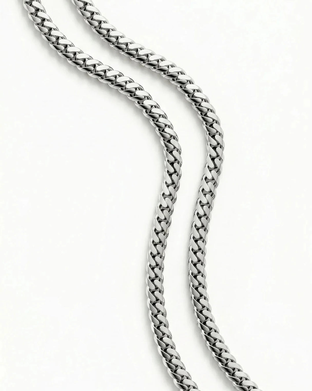 Closeup of the Cuban links on the MCKER 3mm sterling silver chain
