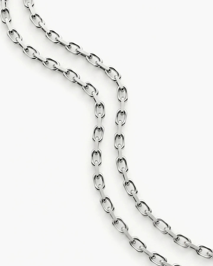 Close-up of a men’s 5.7mm sterling silver anchor chain showing polished oval link detail.