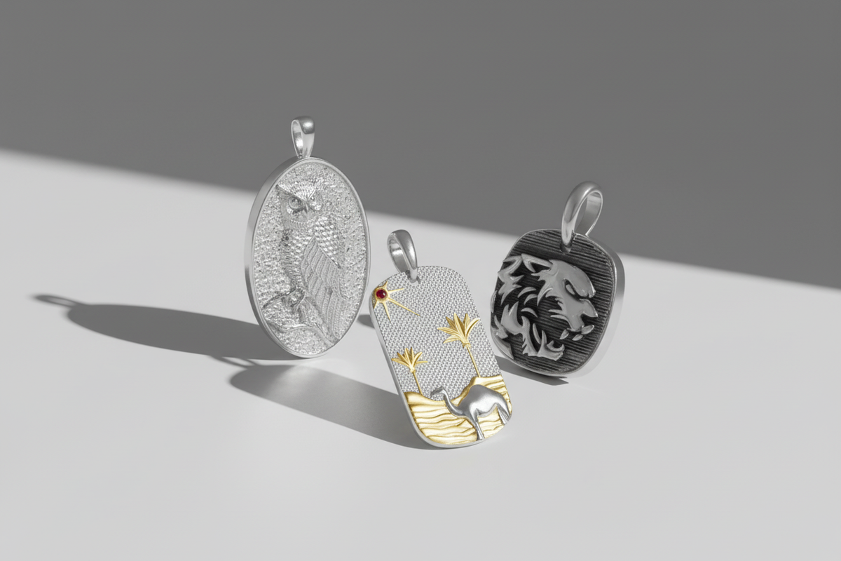 Three pendants dynamic composition